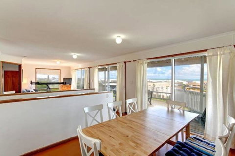 SeaWatch-Sea Views - Whitsundays Accommodation 10
