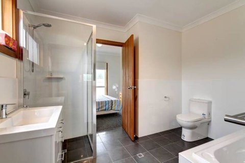 SeaWatch-Sea Views - Whitsundays Accommodation 8