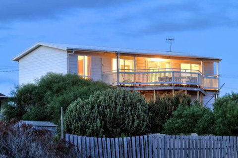 SeaWatch-Sea Views - Whitsundays Accommodation 0