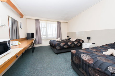 Blue Lake Motel - Whitsundays Accommodation 12