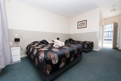 Blue Lake Motel - Whitsundays Accommodation 11