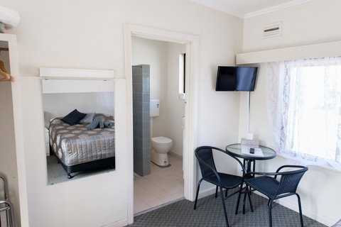 Blue Lake Motel - Whitsundays Accommodation 6