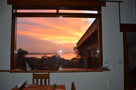 Of Stone & Wood Guesthouse - Whitsundays Accommodation 23