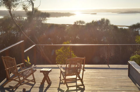 Of Stone & Wood Guesthouse - Whitsundays Accommodation 21