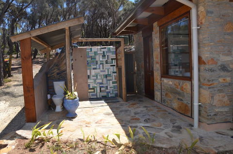 Of Stone & Wood Guesthouse - Whitsundays Accommodation 16