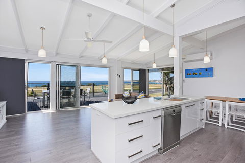 Sorrento - Aldinga Beach - Whitsundays Accommodation 13