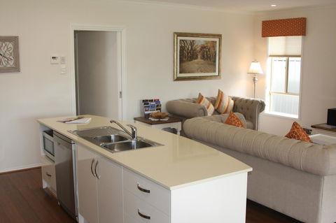 C And C Tanunda - Whitsundays Accommodation 12