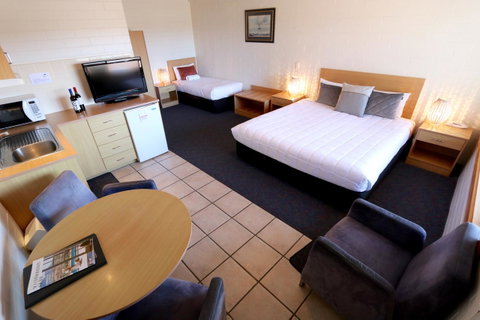 Harbour View Motel - Whitsundays Accommodation 24