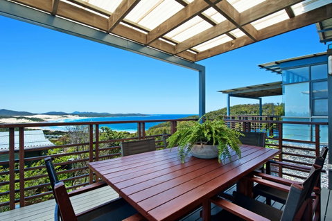 One Mile Retreat - Whitsundays Accommodation 1