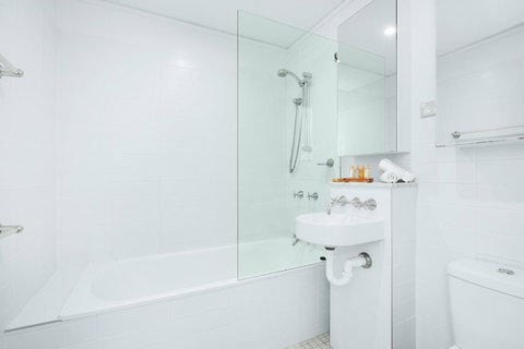 One Mile Retreat - Whitsundays Accommodation 11