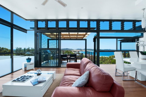 One Mile Retreat - Whitsundays Accommodation 0