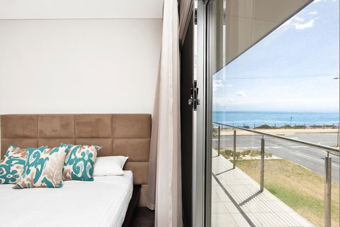 Esplanade Escape - Whitsundays Accommodation 12