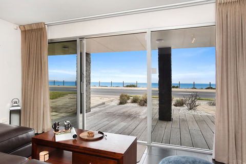 Esplanade Escape - Whitsundays Accommodation 29