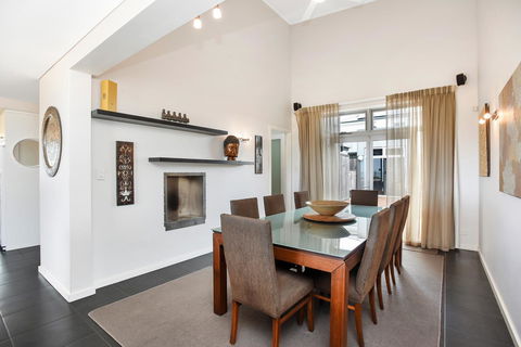 Esplanade Escape - Whitsundays Accommodation 21