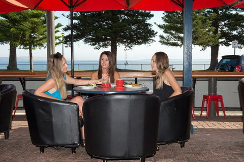 Grand Tasman Hotel - Whitsundays Accommodation 14