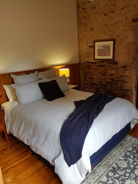 William Hunt's Retreat - Cypress Studio - Whitsundays Accommodation 2
