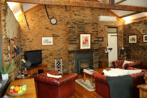 William Hunt's Retreat - Cypress Studio - Whitsundays Accommodation 14