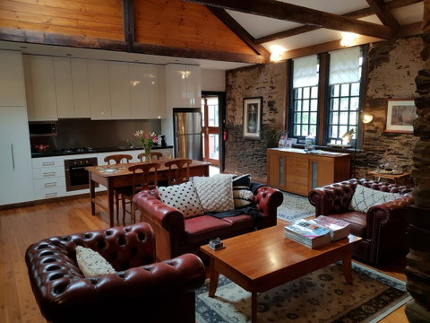 William Hunt's Retreat - Cypress Studio - Whitsundays Accommodation 1