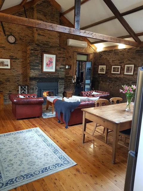 William Hunt's Retreat - Cypress Studio - Whitsundays Accommodation 9