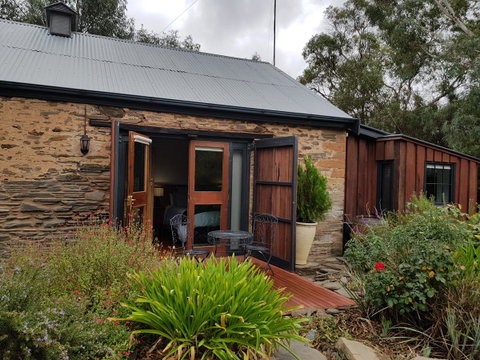 William Hunt's Retreat - Cypress Studio - Whitsundays Accommodation 11