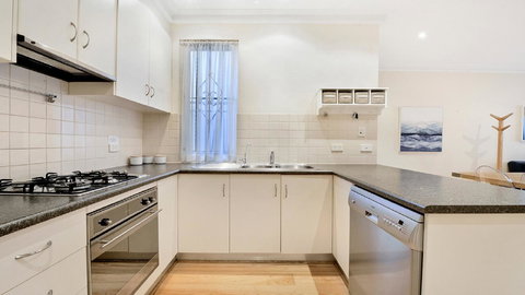 GOUGER 265 - Whitsundays Accommodation 15