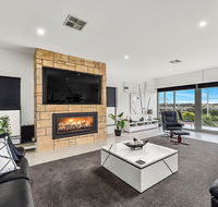 KENNEDY EXECUTIVE TOWNHOUSE - Whitsundays Accommodation