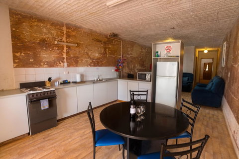 Desert View Apartments - Whitsundays Accommodation 1
