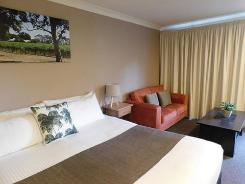Alexander Cameron Suites - Whitsundays Accommodation 11