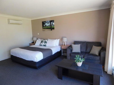 Alexander Cameron Suites - Whitsundays Accommodation 12