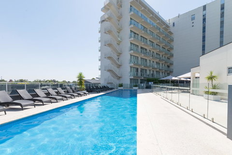 Ther-Rich Elegant 1BR Apartment In Walkerville - Whitsundays Accommodation 34