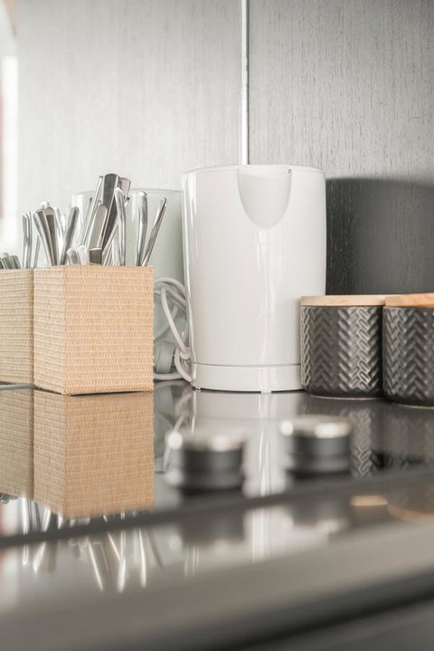 Ther-Rich Elegant 1BR Apartment In Walkerville - Whitsundays Accommodation 13