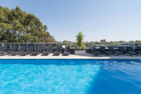 Ther-Rich Elegant 1BR Apartment In Walkerville - Whitsundays Accommodation 32