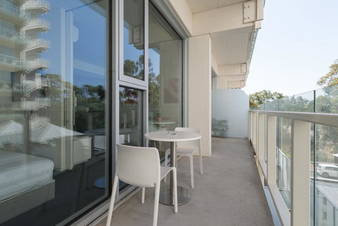 Ther-Rich Elegant 1BR Apartment In Walkerville - Whitsundays Accommodation 28