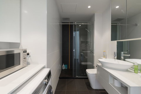 Ther-Rich Elegant 1BR Apartment In Walkerville - Whitsundays Accommodation 27