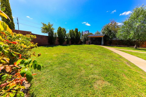 Country Roads Motor Inn Naracoorte - Whitsundays Accommodation 43