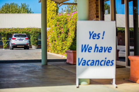 Country Roads Motor Inn Naracoorte - Whitsundays Accommodation 22