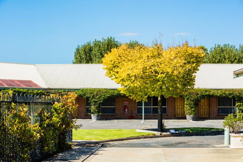 Country Roads Motor Inn Naracoorte - Whitsundays Accommodation 6