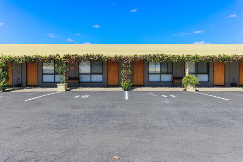 Country Roads Motor Inn Naracoorte - Whitsundays Accommodation 29