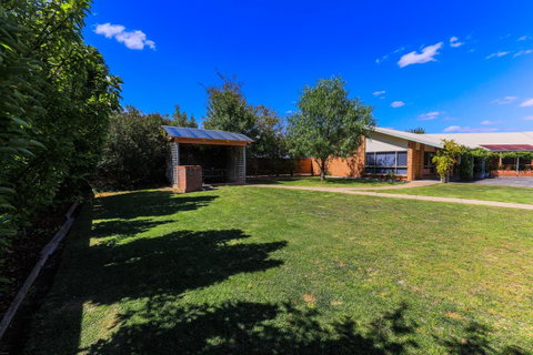 Country Roads Motor Inn Naracoorte - Whitsundays Accommodation 9