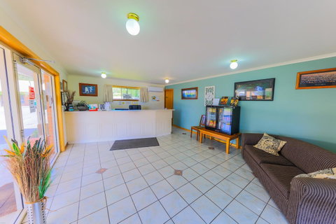 Country Roads Motor Inn Naracoorte - Whitsundays Accommodation 14