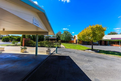 Country Roads Motor Inn Naracoorte - Whitsundays Accommodation 38