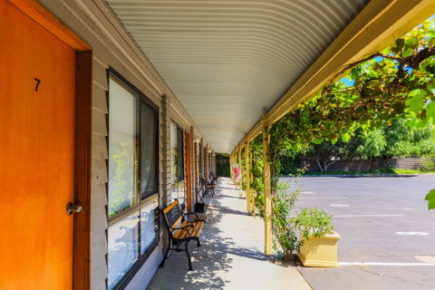 Country Roads Motor Inn Naracoorte - Whitsundays Accommodation 27
