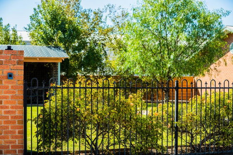 Country Roads Motor Inn Naracoorte - Whitsundays Accommodation 44