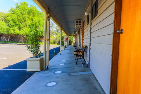 Country Roads Motor Inn Naracoorte - Whitsundays Accommodation 21