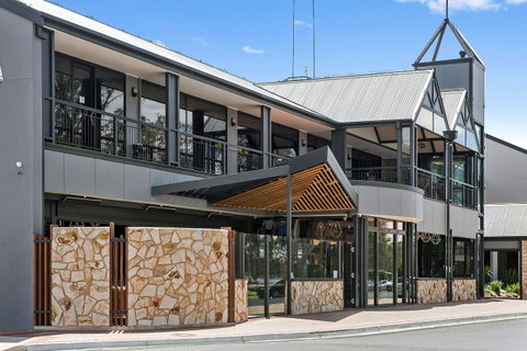 Berri Hotel - Whitsundays Accommodation 6