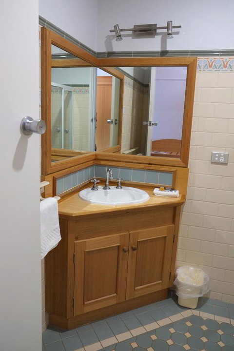 Berri Hotel - Whitsundays Accommodation 30