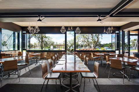Berri Hotel - Whitsundays Accommodation 14