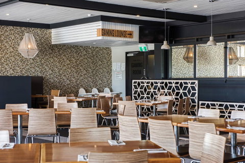 Berri Hotel - Whitsundays Accommodation 2