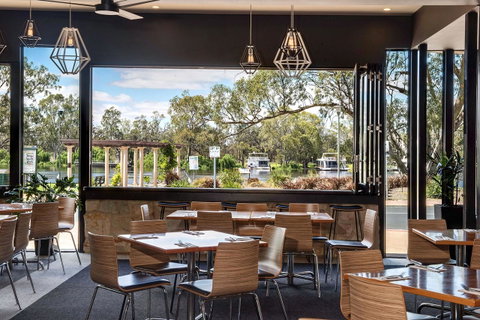 Berri Hotel - Whitsundays Accommodation 9