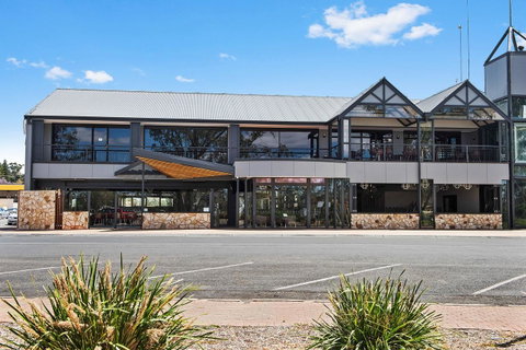 Berri Hotel - Whitsundays Accommodation 4
